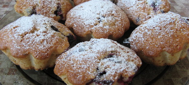 Маффин со свежими ягодами