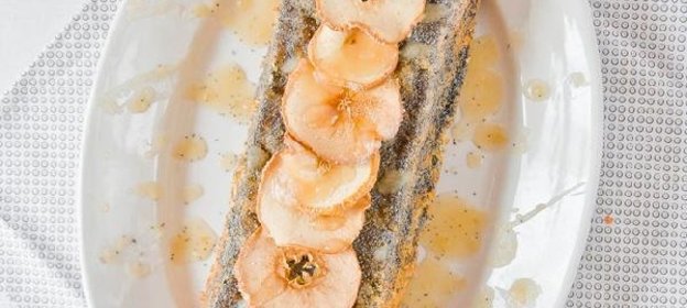 Кекс на оливковом масле с яблочным пюре и маком