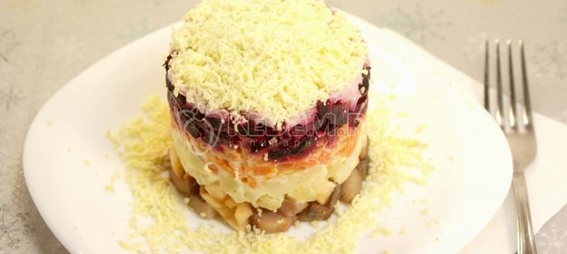 Селёдка под шубой в сервировочном кольце