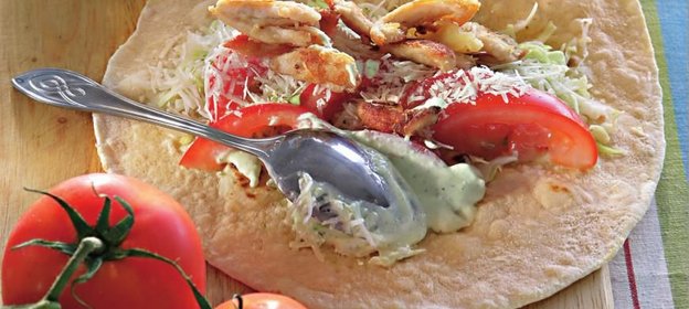 Лепешки с курицей и острым перцем