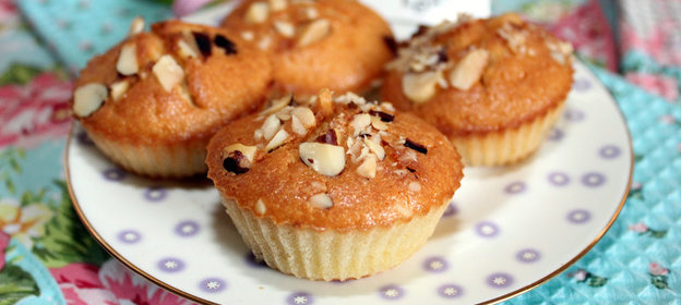 Маффины с изюмом и бразильским орехом