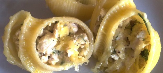 Паста, фаршированная курицей