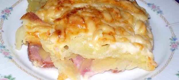 Картофельная запеканка с копчёным окороком