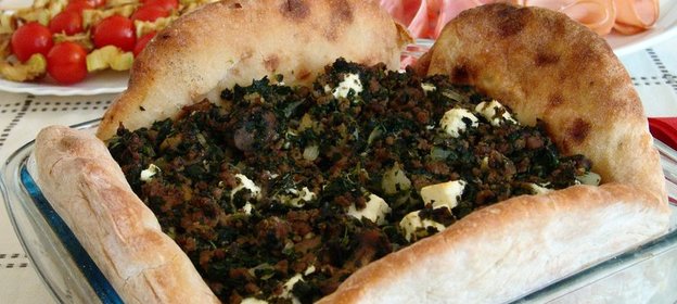Греческая запеканка с питой