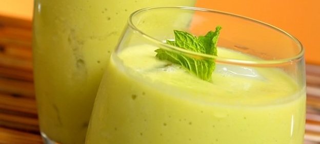 Банановый смузи с базиликом