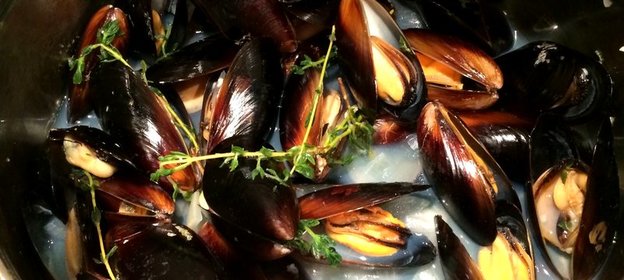 Средиземноморские мидии с тимьяном