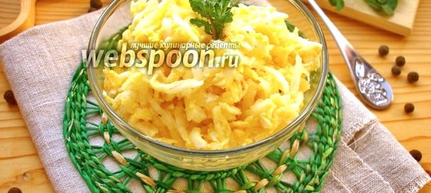 Салат с дайконом, яйцом и сыром