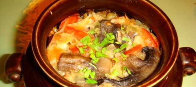 Овощи с грибами в горшочках