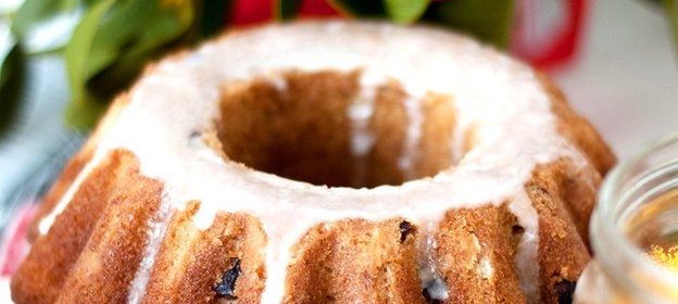 Новогодний имбирный кекс с сушеной клюквой