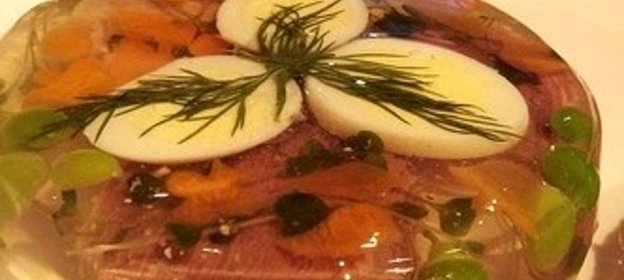 Язык в желе