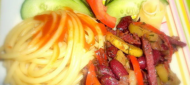 Спагетти с кабачком и фасолью