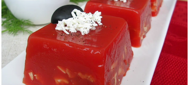 Курица в пряном томатном желе