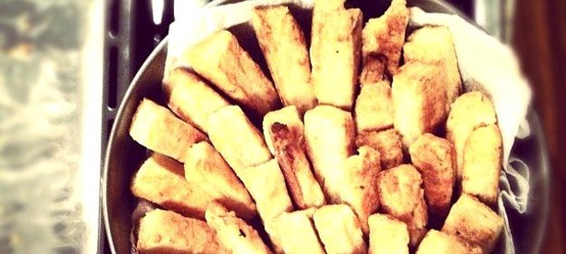 Пикантные сырные палочки