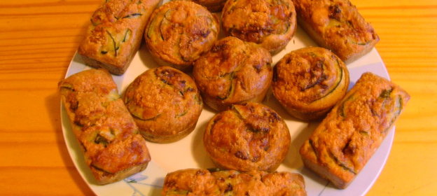 Мини-кексы с песто , с кедровыми орешками и с кабачками