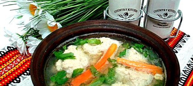 Бульон с куриными клёцками