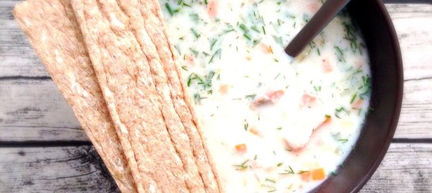 Сливочная уха с двумя видами рыбы