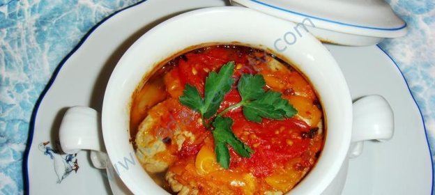 Тушеная свинина с картофелем в горшочках