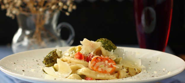 Паста с овощами в сливочном соусе