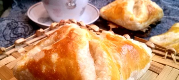 Хачапури из готового слоеного теста