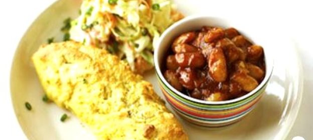 Хот-доги из кукурузной муки на палочке