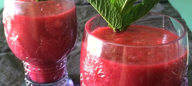 Смузи из ананаса с малиной