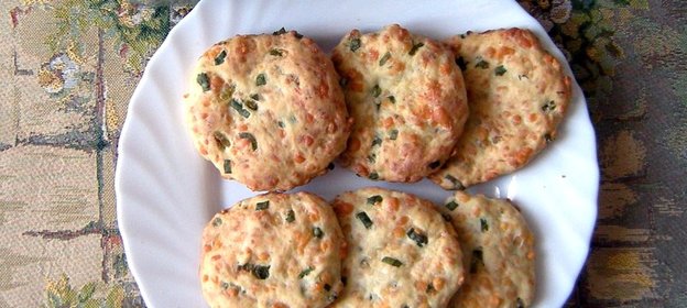 Сырные лепешки с зеленью