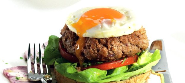 Гамбургер с соусом тартар