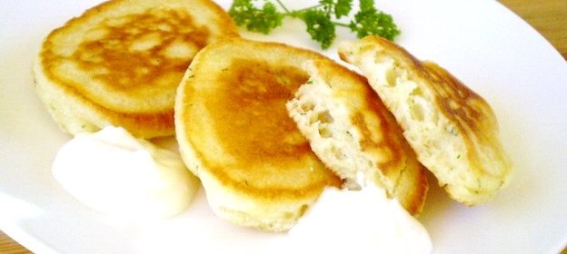 Оладьи на кефире и дрожжах