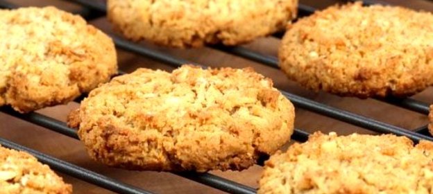 Овсяное печенье с медом и сметаной