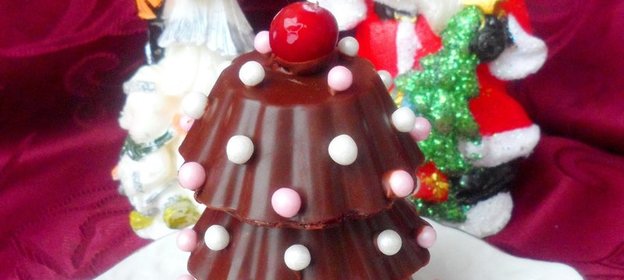 Желейное пирожное Елка