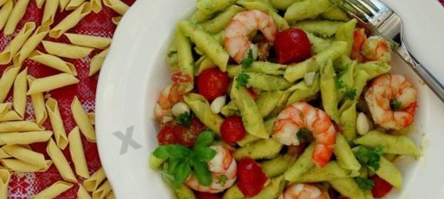 Паста с креветками и цуккини