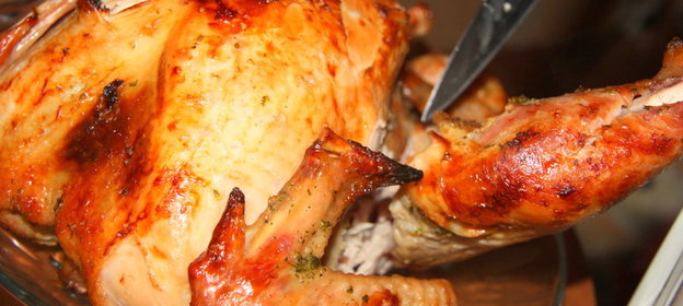 Рождественская индейка в пивном маринаде с чесночным маслом