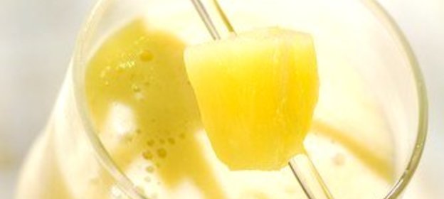 Ананасовый смузи с йогуртом