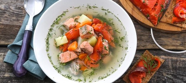 Домашняя уха со слабосоленой неркой