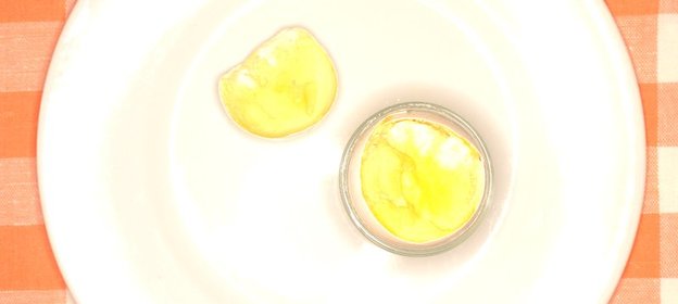 Болтунья в скорлупе