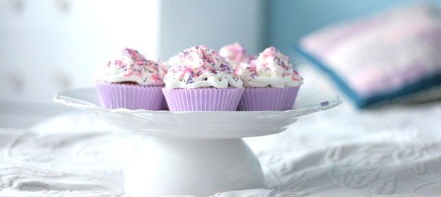 Ягодные кексы в формочках с белым шоколадом