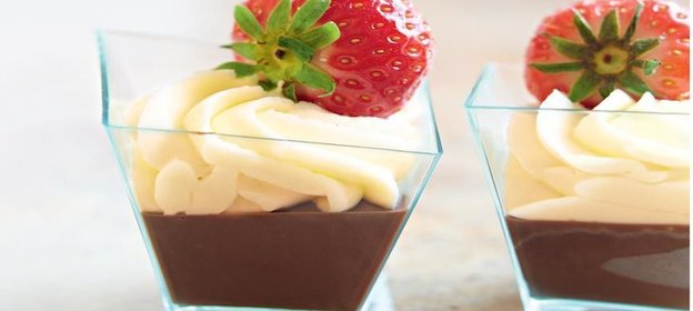 Сливочно-шоколадный десерт в стаканчиках