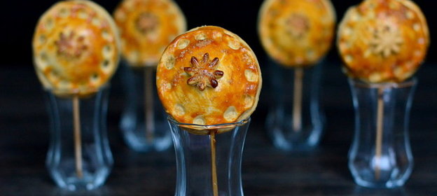 Печенье на шпажке