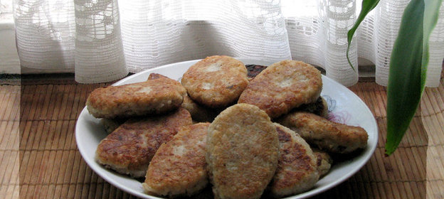 Лососевый стейк под соусом из красного вина