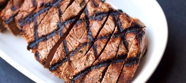 Стейк из говядины на гриле