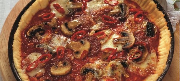 Картофельная пицца с салями