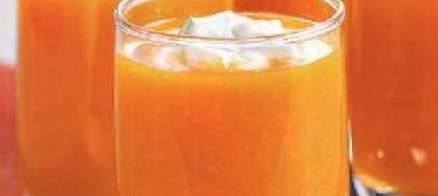 Почки отварные в соусе из овощей и соленых огурцов