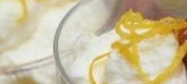 Фруктовые булочки с ароматом зелени