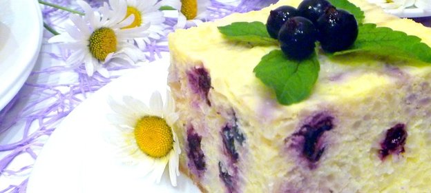 Запеканка творожно-рисовая с черной смородиной