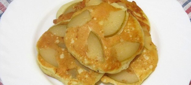 Оладьи с консервированной грушей