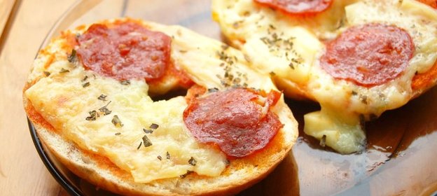 Пицца на батоне