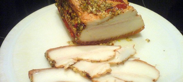 Сало солёное, но пересОленное (не пересолЁное). Не первый и не последний вариант