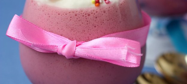 Кефирный десерт с ягодами