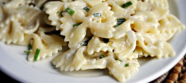 Макароны в сметанном соусе