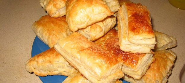 Булочки из слоеного теста